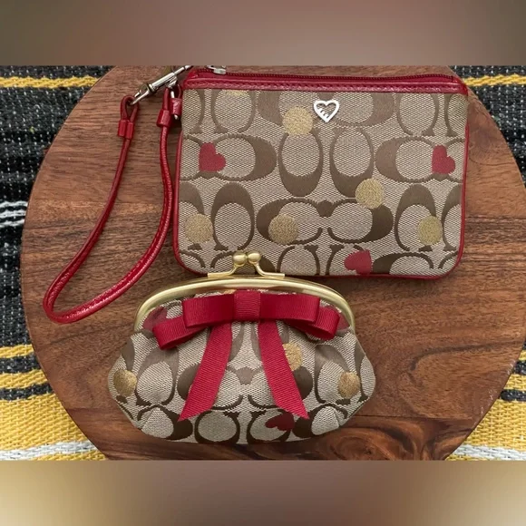 COACH Tan Signature Jacquard w/Gold Dot & Red Heart Set - Picture 2 of 10